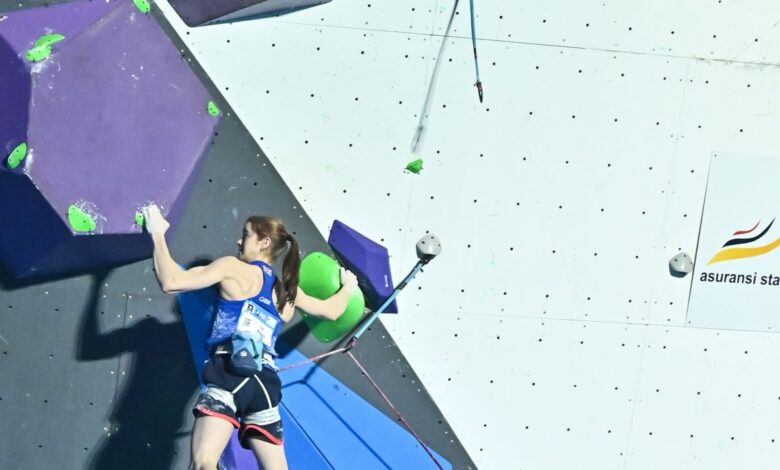 Panjat tebing pada atau luar ruang, mana yang mana mana tambahan seru?